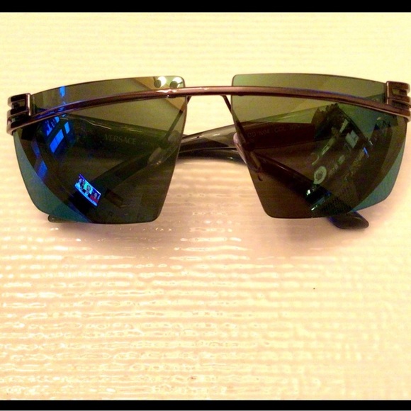 AUTHENTIC VERSACE SUNGLASSES LIKE NEW ICONIC STYLE - Picture 10 of 11
